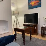 Centrally Located Home In Stoke On Trent