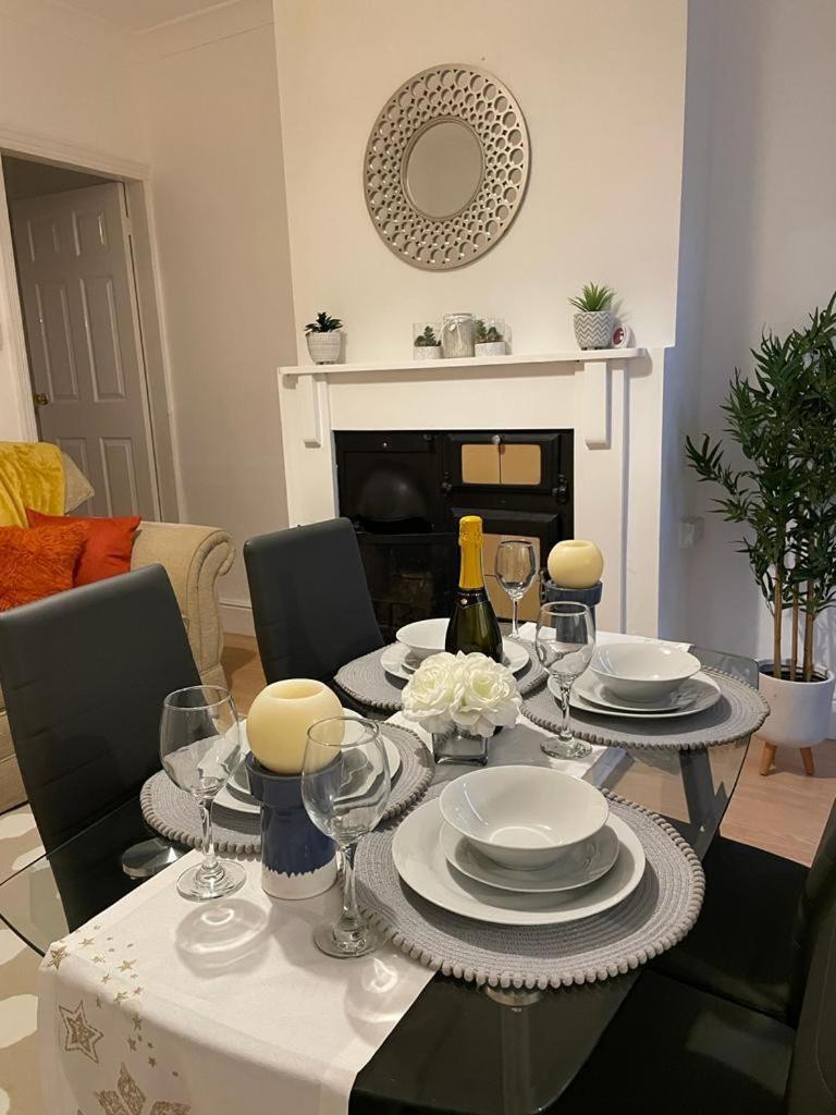 Centrally Located In On Trent Holiday home