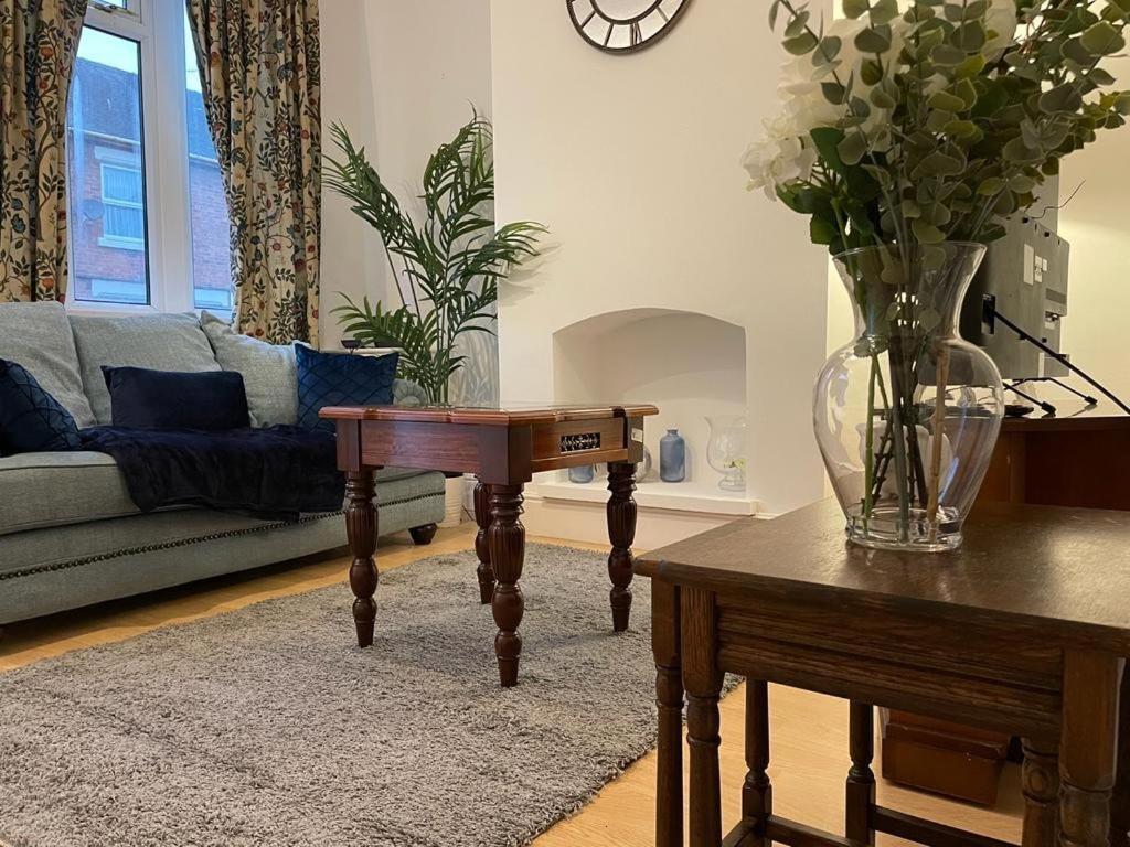 Centrally Located In On Trent * Stoke-on-Trent